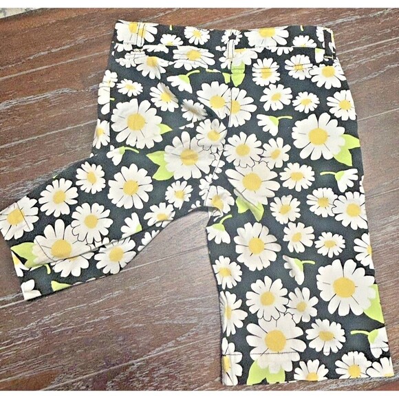 GYMBOREE Lady Daisy Daisy Flower Bermuda Shorts w Adjustable Waist Size 10 - Picture 3 of 5